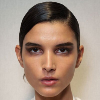 la raie asymétrique coiffure tendance